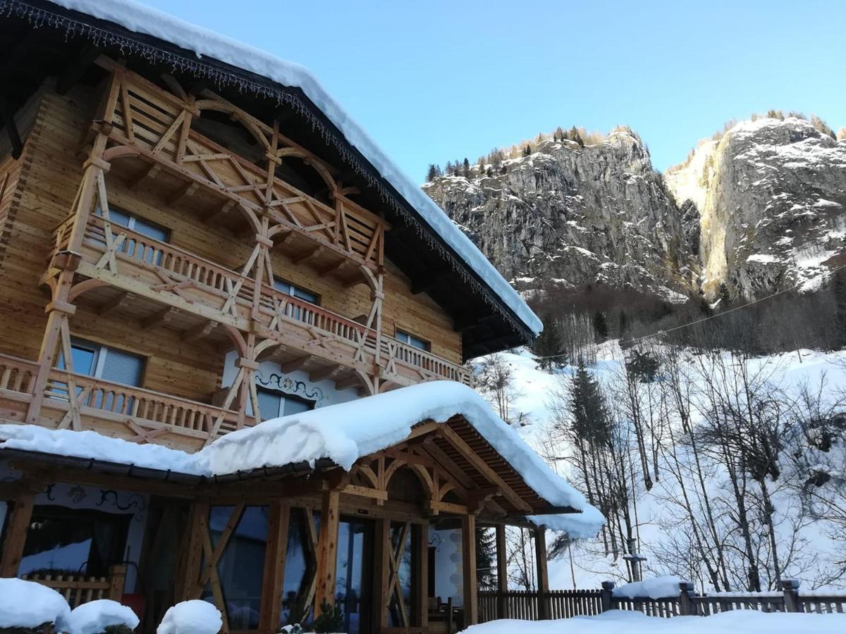 Alpenhotel La Montanara ร็อคคา ปิเอโตเร ภายนอก รูปภาพ