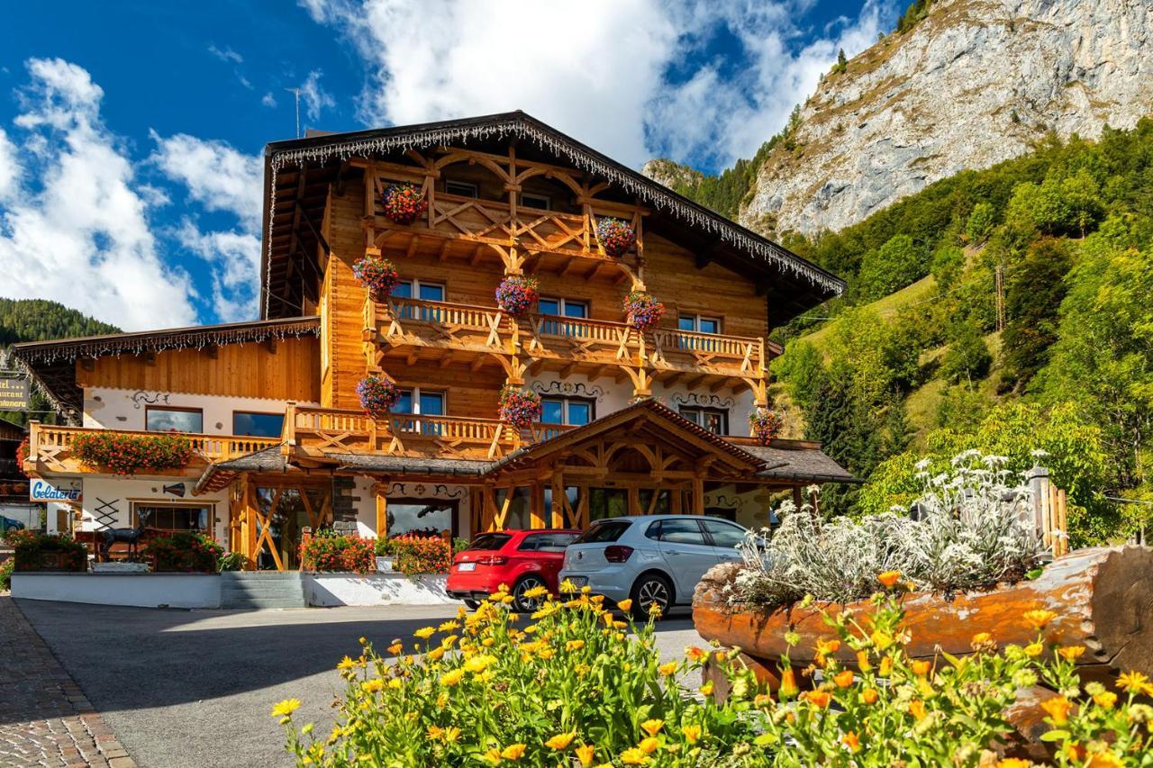 Alpenhotel La Montanara ร็อคคา ปิเอโตเร ภายนอก รูปภาพ