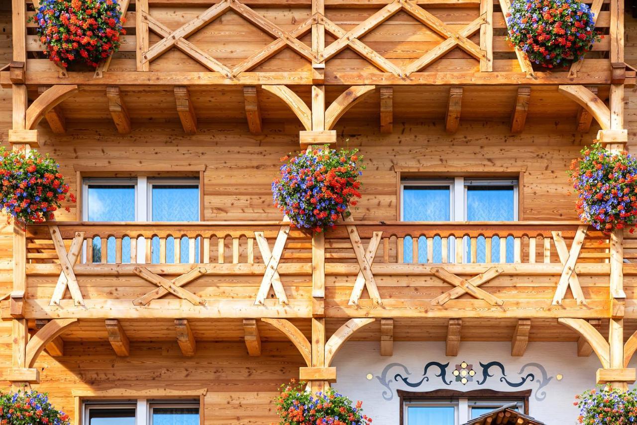 Alpenhotel La Montanara ร็อคคา ปิเอโตเร ภายนอก รูปภาพ