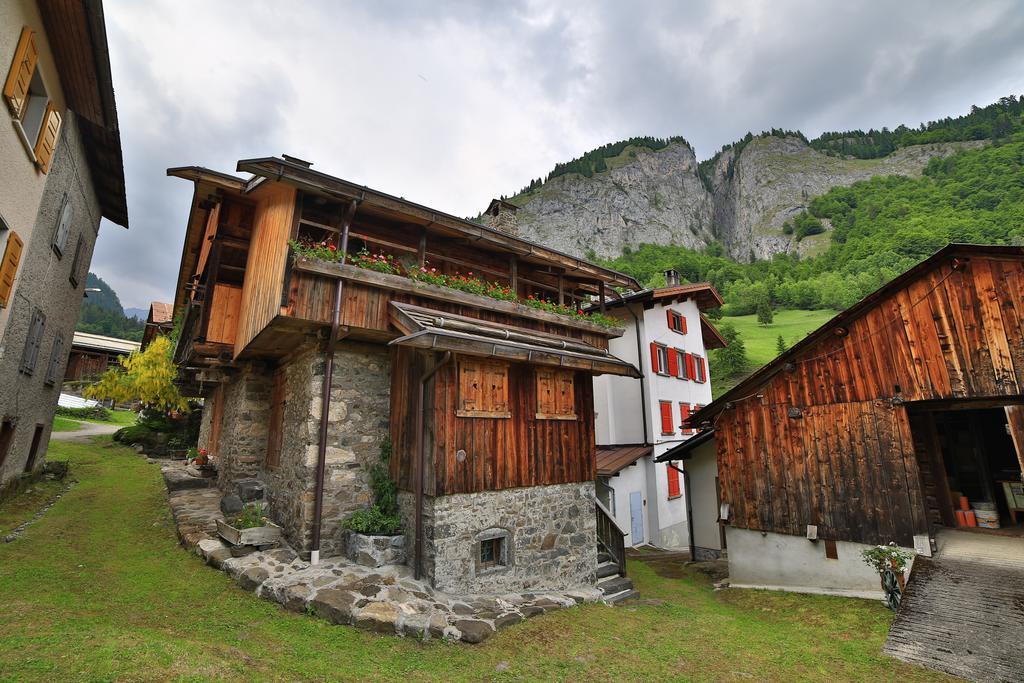 Alpenhotel La Montanara ร็อคคา ปิเอโตเร ภายนอก รูปภาพ