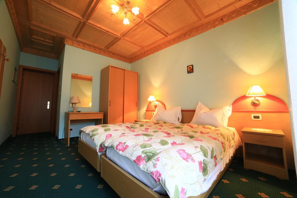 Alpenhotel La Montanara ร็อคคา ปิเอโตเร ห้อง รูปภาพ