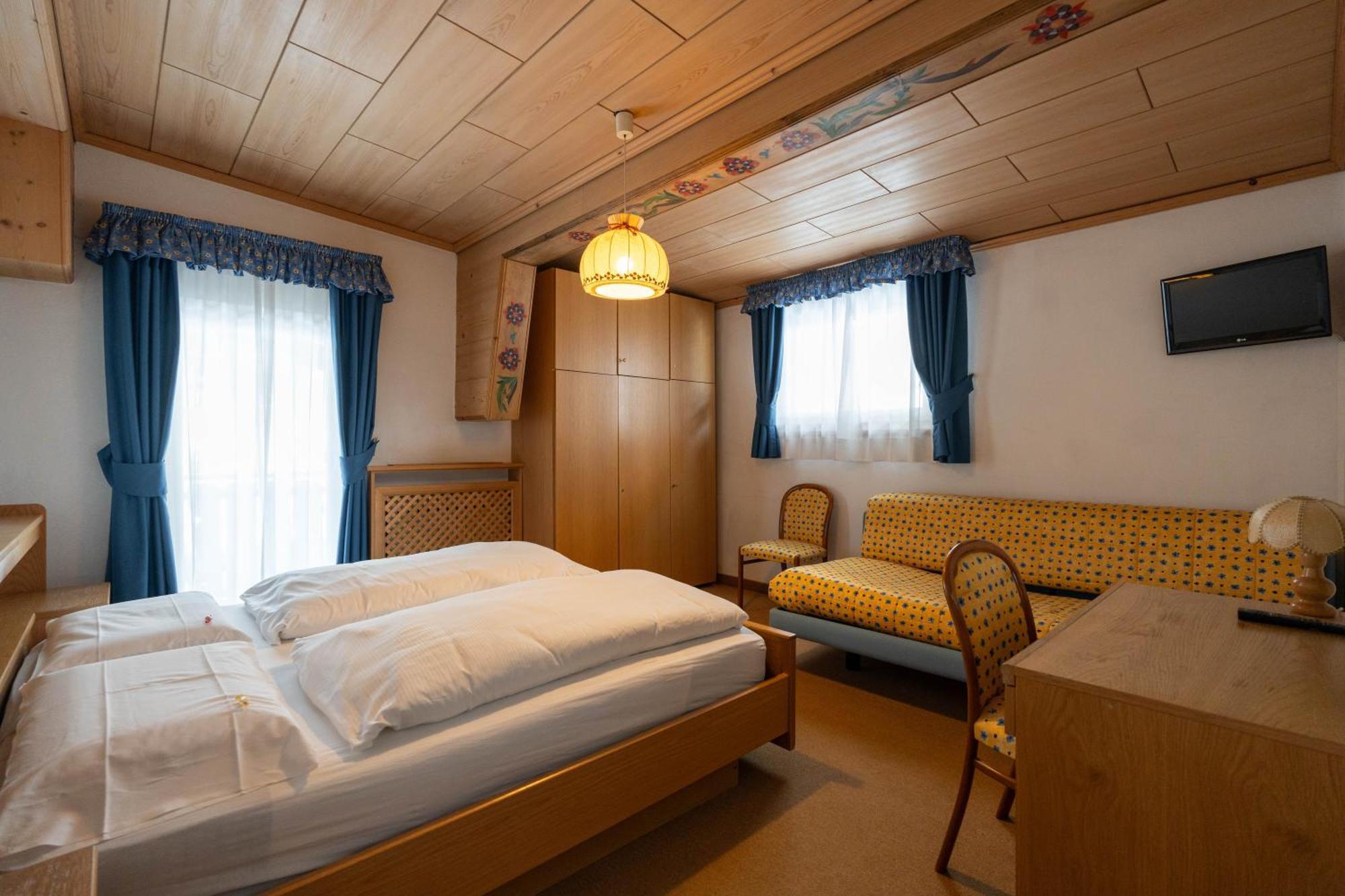 Alpenhotel La Montanara ร็อคคา ปิเอโตเร ภายนอก รูปภาพ
