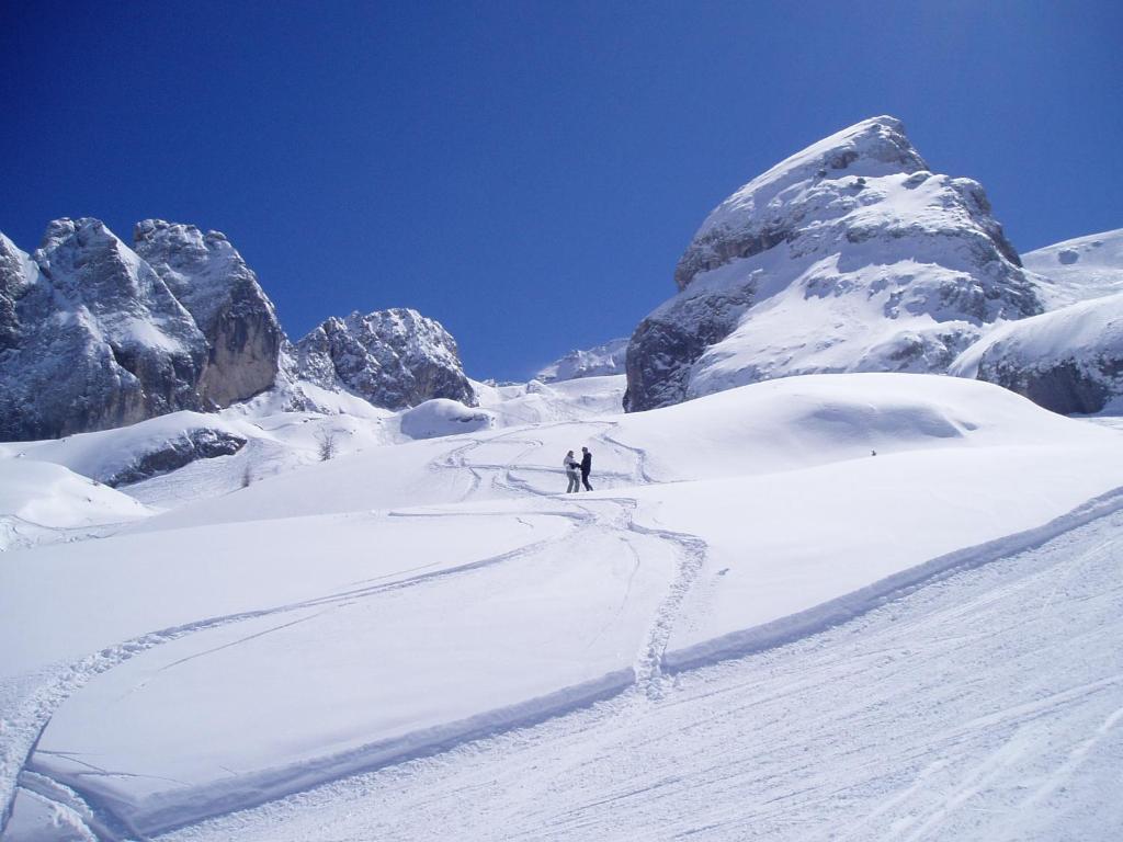 Alpenhotel La Montanara ร็อคคา ปิเอโตเร ภายนอก รูปภาพ